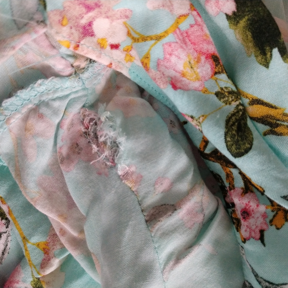 Bobeau L off-shoulder flowy top - Picture 6 of 6